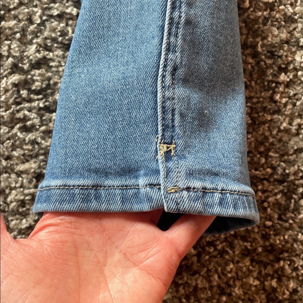 Risen stretch boutique cropped jeans. - Picture 5 of 10